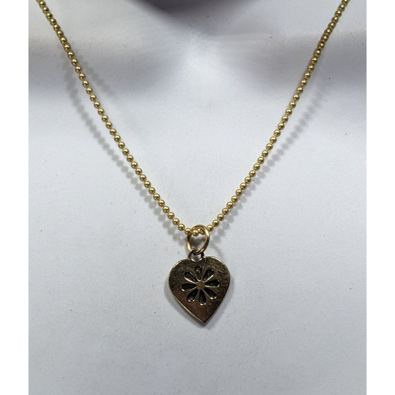 Minimalist Coquette Heart Pendant Necklace Gold Tone With Floral Cutout