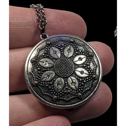 Bohemian Vintage Y2K AEO Floral Engraved Silver Tone Pendant Necklace