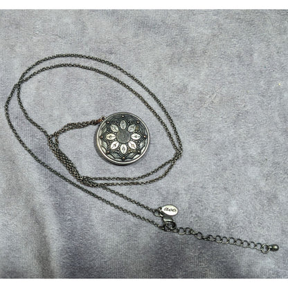 Bohemian Vintage Y2K AEO Floral Engraved Silver Tone Pendant Necklace
