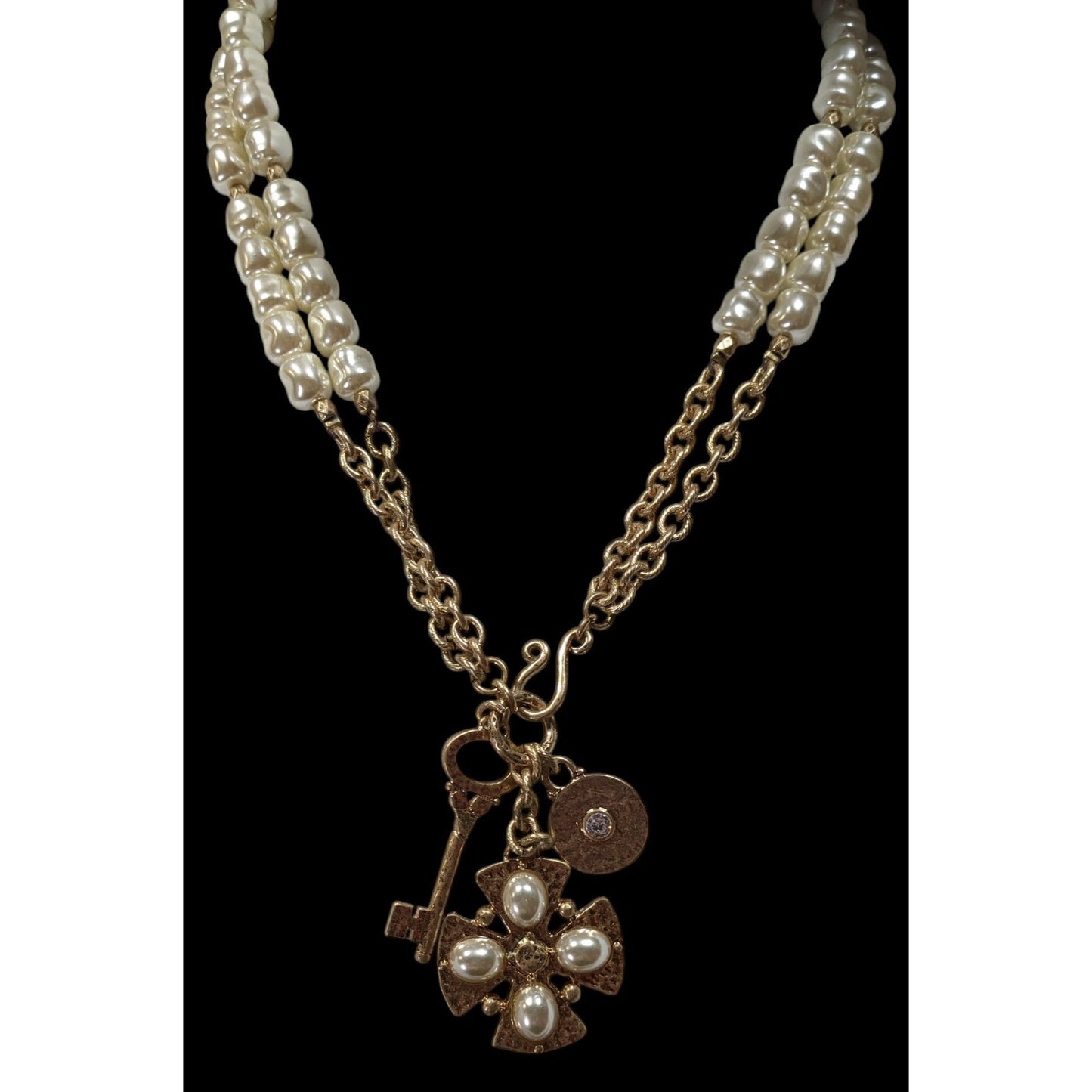 Elegant Glam Faux Pearl Hammered Gold Tone Charm Necklace
