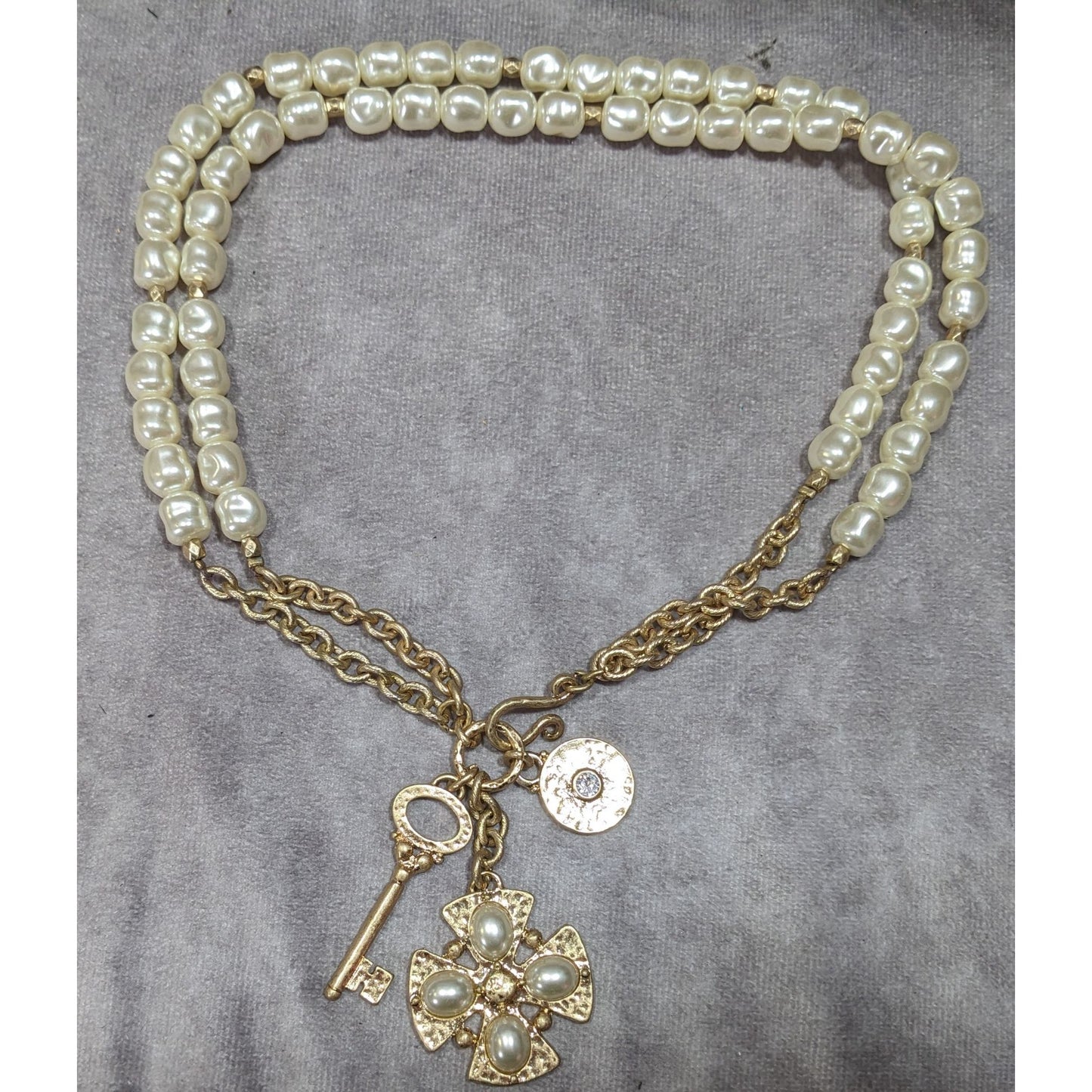 Elegant Glam Faux Pearl Hammered Gold Tone Charm Necklace
