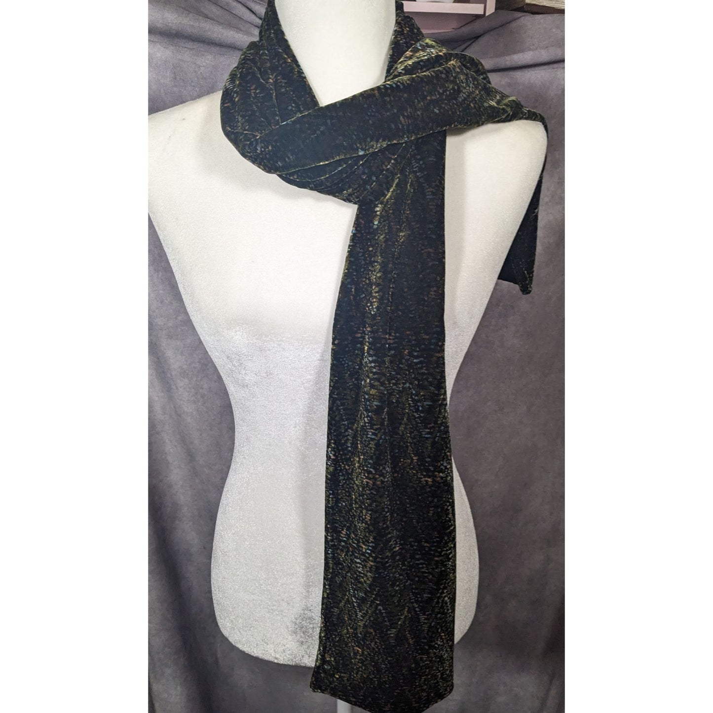 Black And Green Speckled Velvet-Like Scarf