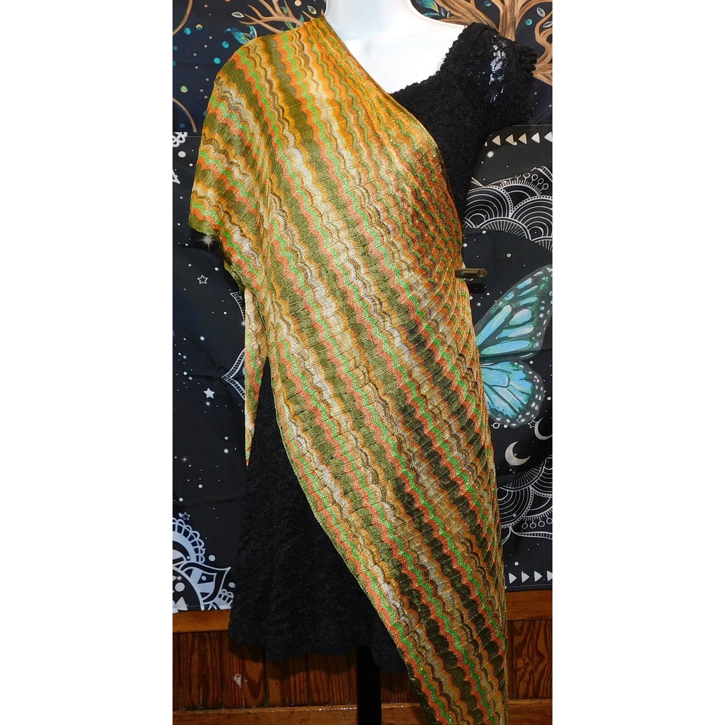 Vintage 70S Wavy Striped Gold & Green Metallic Scarf With 6" Fringe - 78"x22"
