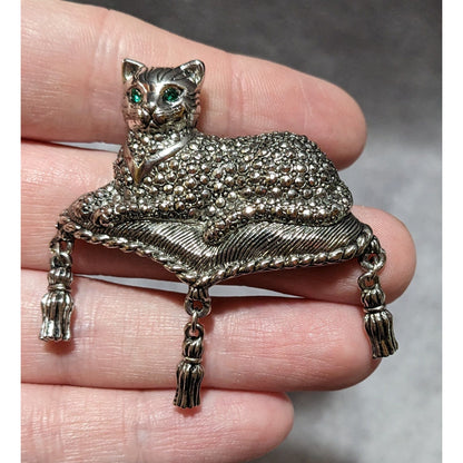 Vintage 90s Silver Tone Cat On A Pillow Brooch