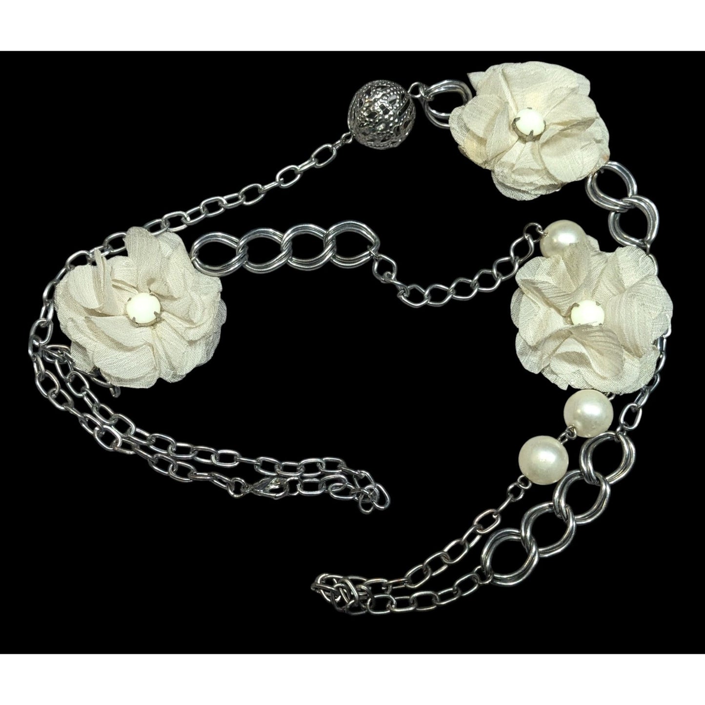 Retro Fairycore White Flower And Faux Pearl Necklace With Silver Tone Chain