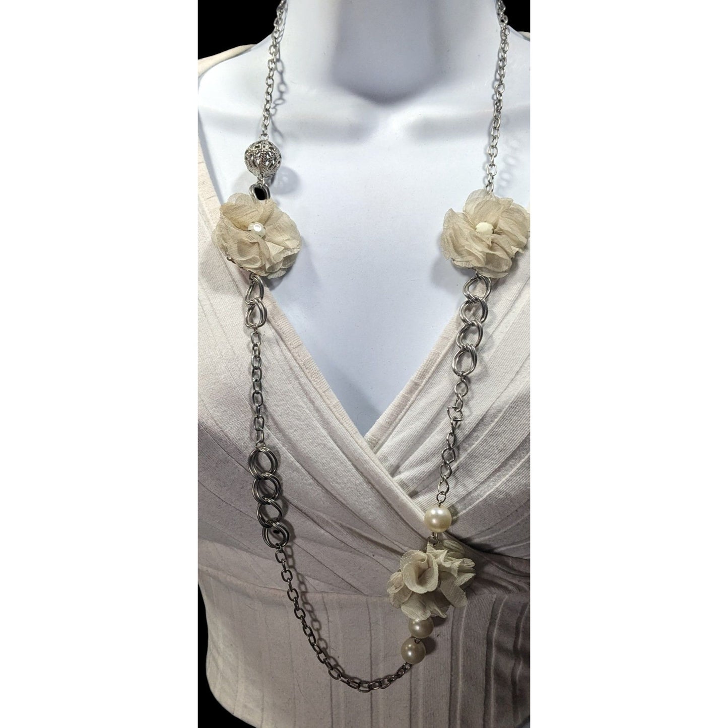 Retro Fairycore White Flower And Faux Pearl Necklace With Silver Tone Chain