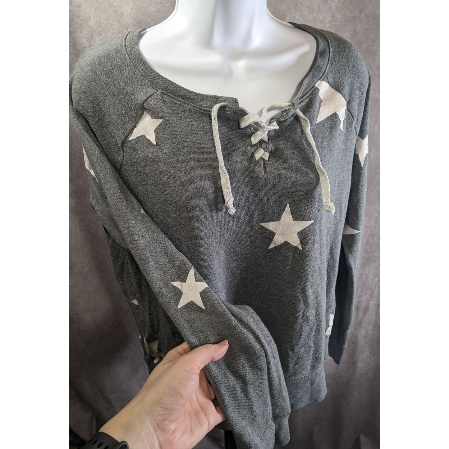 SO Perfect Crew Gray Star Print Lace-Up Sweatshirt Size L Made In Indonesia Soft Cotton Blend Casual Style
