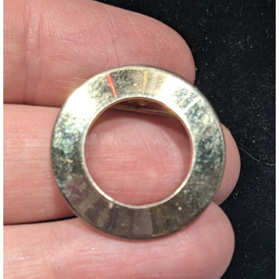 Simple Elegant Gold Tone Open Circle Brooch