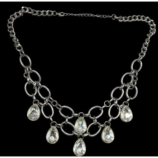 Paparazzi Silver Chain Necklace With Teardrop Crystal Pendants