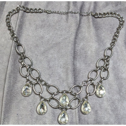Paparazzi Silver Chain Necklace With Teardrop Crystal Pendants