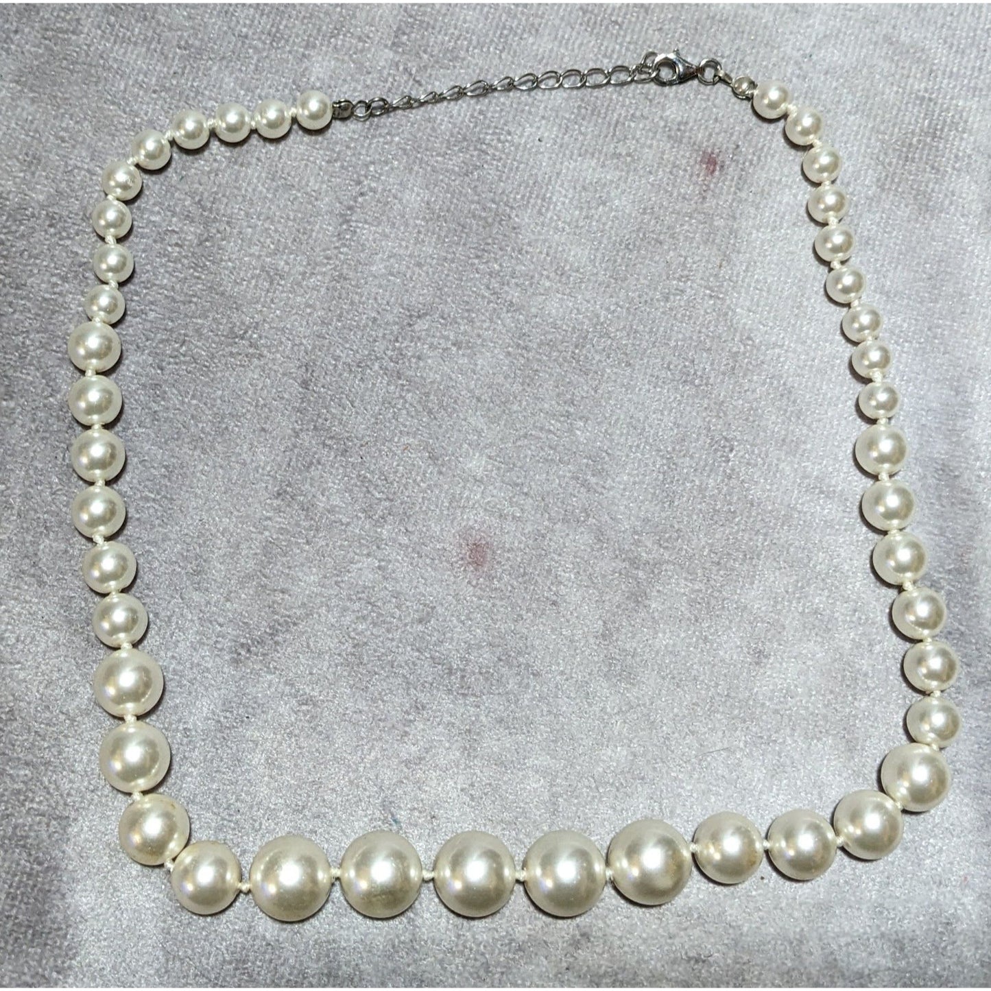 Elegant Glam White Graduated Pearl Necklace