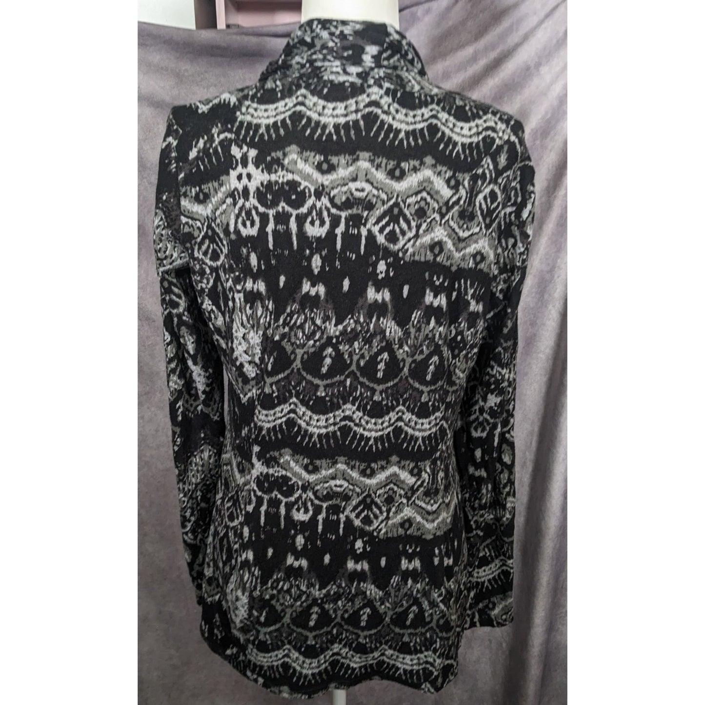 Dressbarn Black And Grey Abstract Print Cardigan