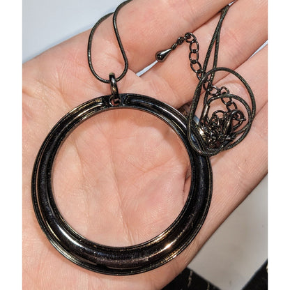 Modern Minimalist Metal Black Silver Tone Circle Pendant Necklace 16 Inch