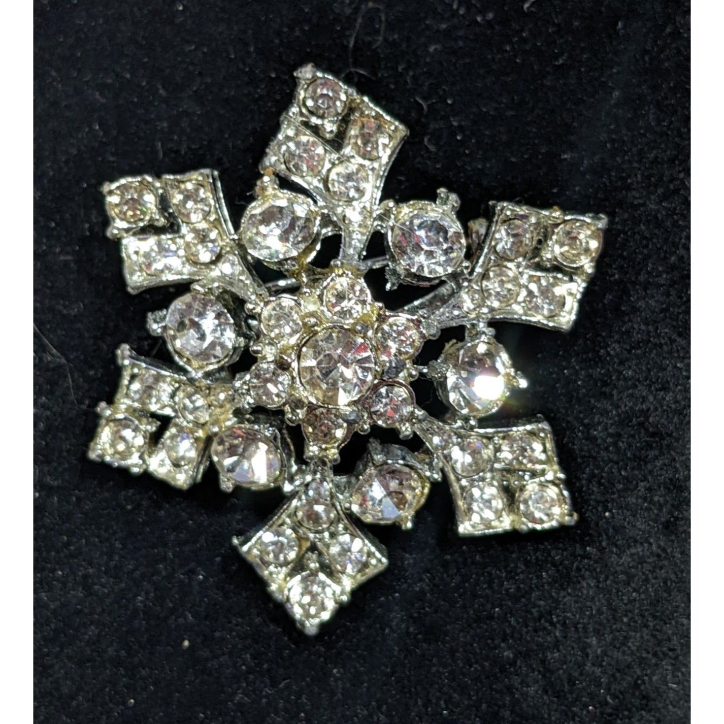 Vintage Glam Chunky Silver Tone Rhinestone Snowflake Brooch