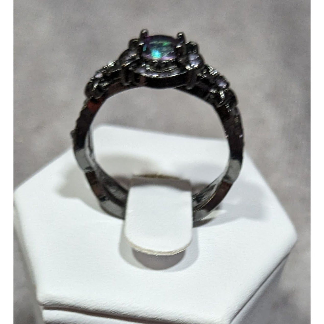 Gothic Purple Gemmed Ring With Star Accents Size 7.75