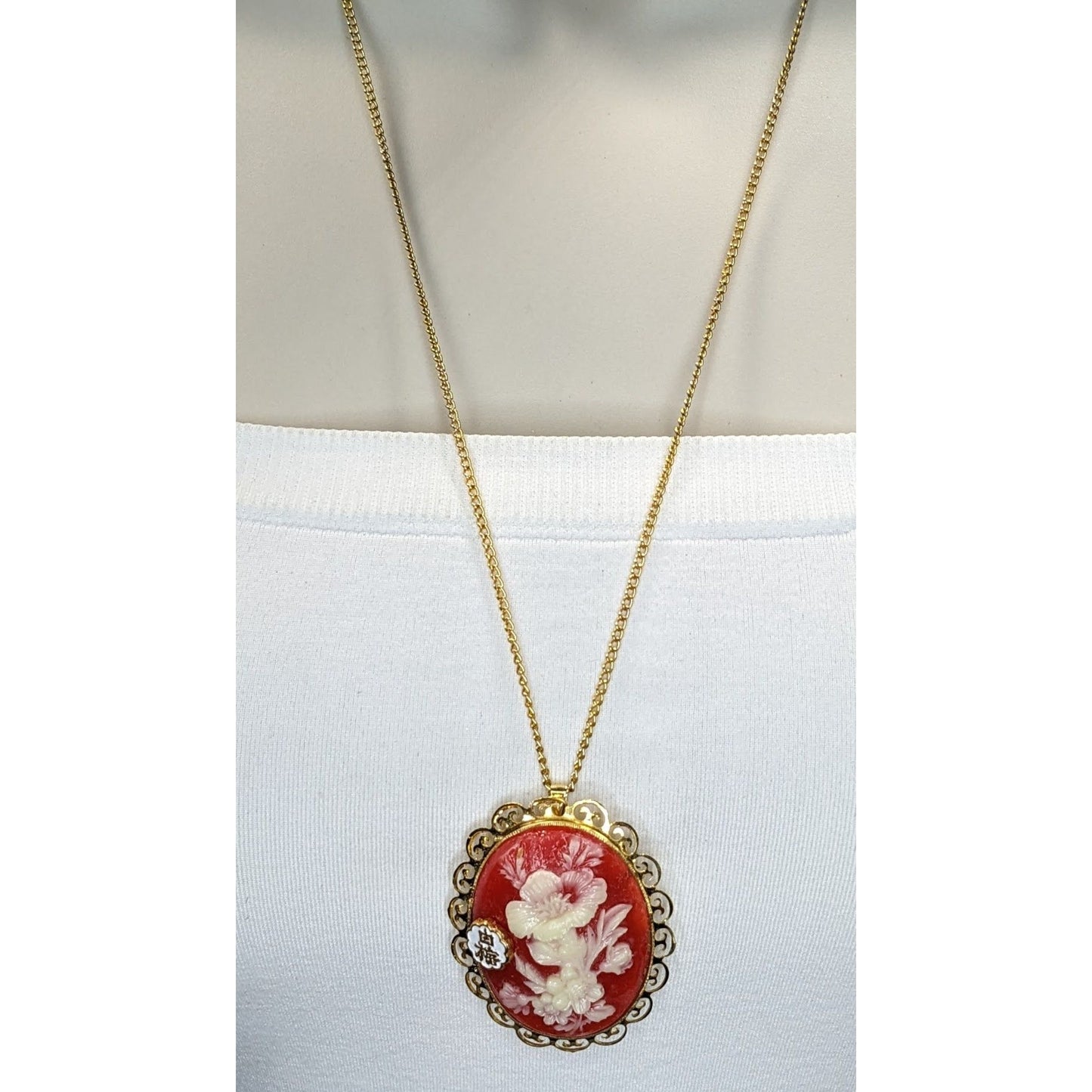 70s Vintage Japanese Floral Cameo Convertible Brooch Pendant Necklace Red Gold Tone