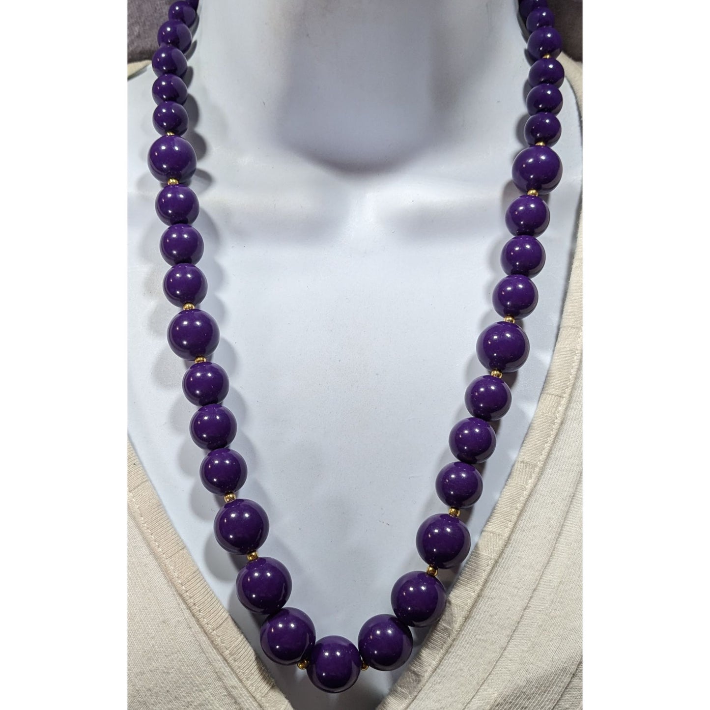 Retro Purple Graduated Bead Necklace With Gold Tone Accents