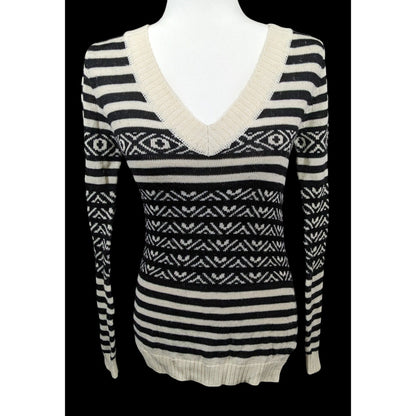 Trendy Warm Black And White V Neck Sweater by BB Dakota