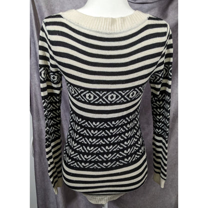 Trendy Warm Black And White V Neck Sweater by BB Dakota