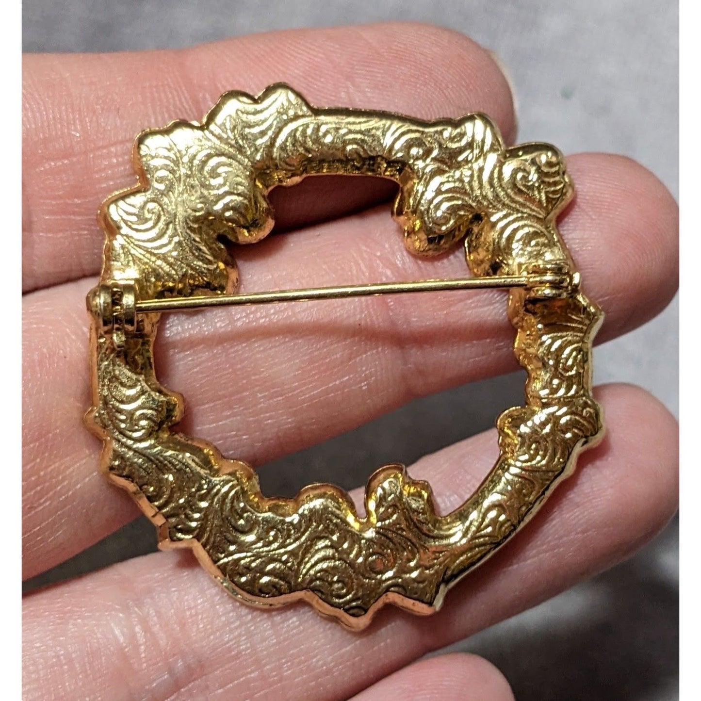 Vintage Gold Tone Floral Heart Wreath Brooch