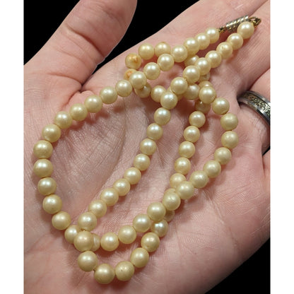 Vintage Faux Shimmer Pearl Beaded Necklace