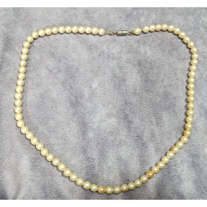 Vintage Faux Shimmer Pearl Beaded Necklace