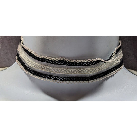 Gothic Lolita Black And White Lace Choker