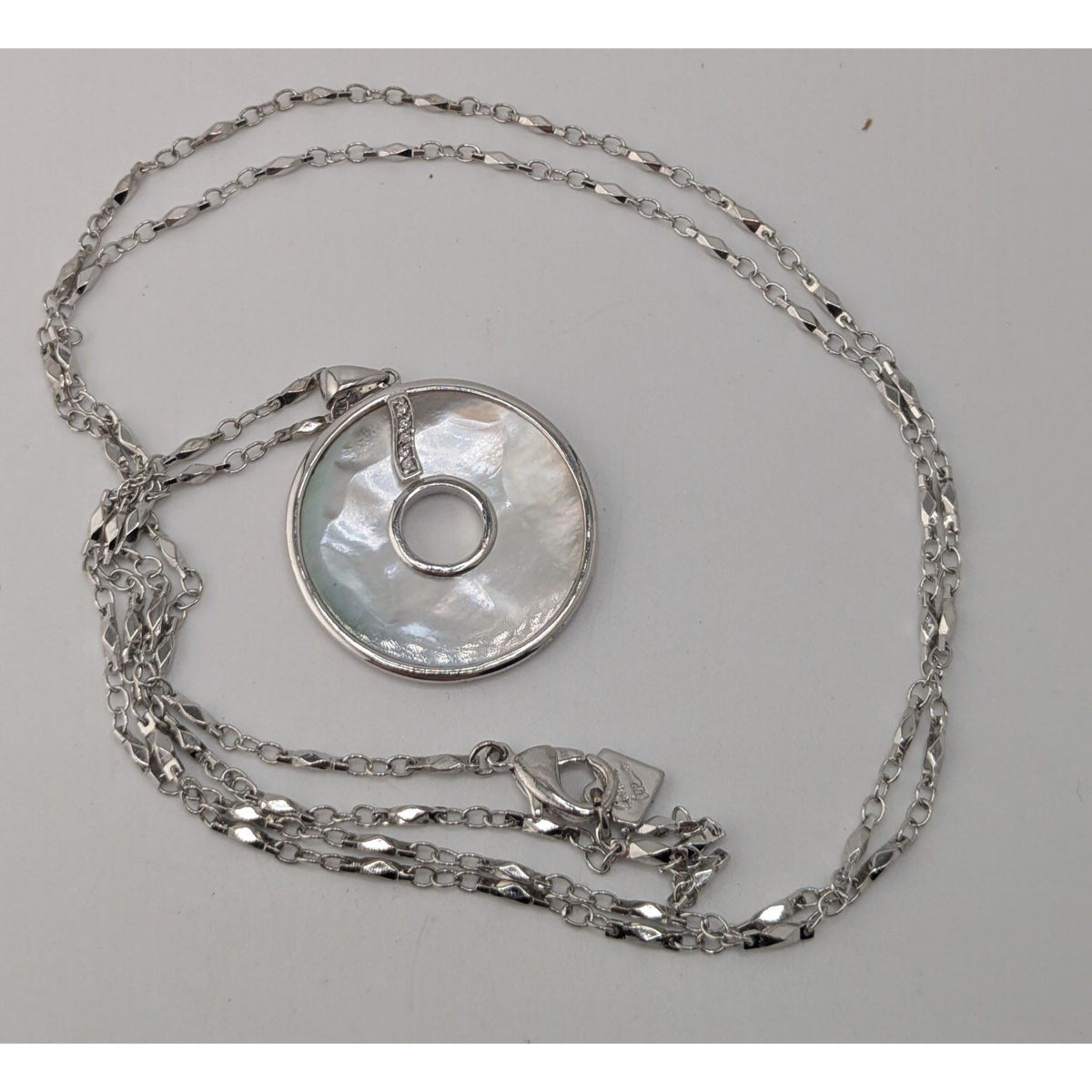 Vintage Boho Mod Cookie Lee Mother of Pearl Disc Pendant Necklace