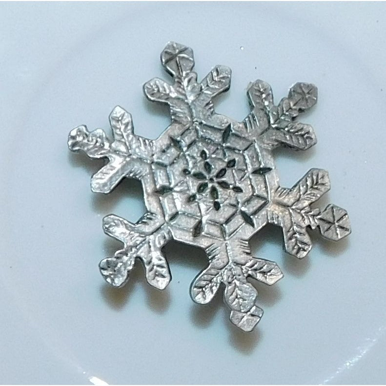 Vintage Metal Snowflake Brooch Silver Tone With Engraved Details