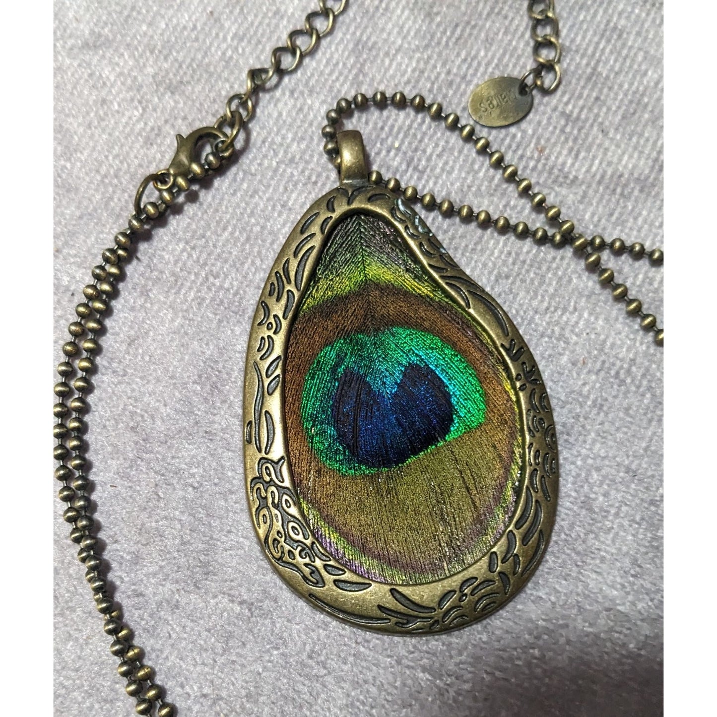 Vintage 90s Bohemian Peacock Feather Pendant Necklace