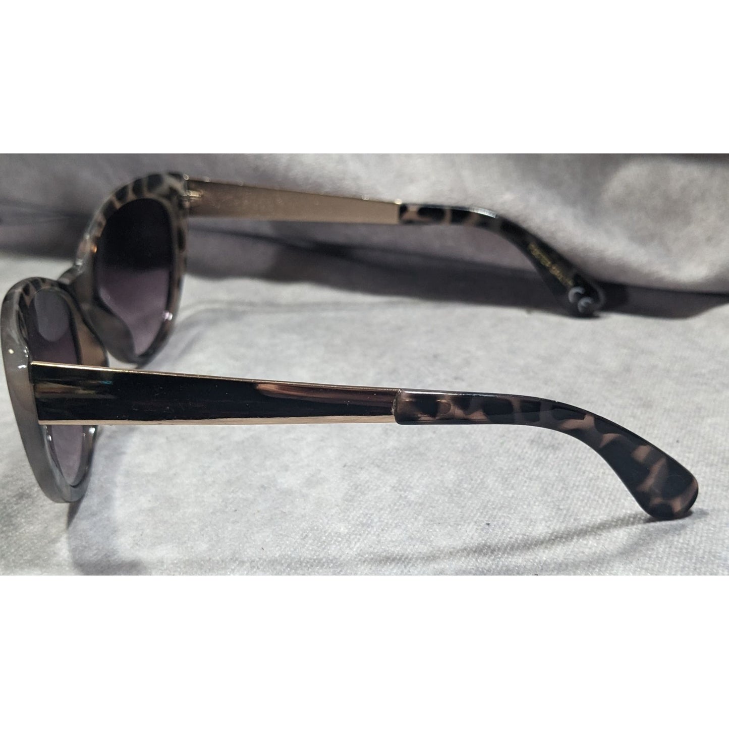 Foster Grant Piper Black And Grey Gecko Print Cateye Sunglasses
