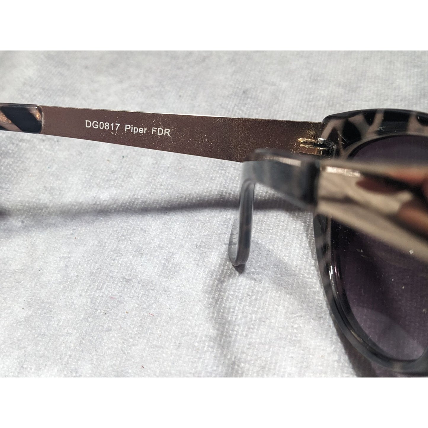 Foster Grant Piper Black And Grey Gecko Print Cateye Sunglasses