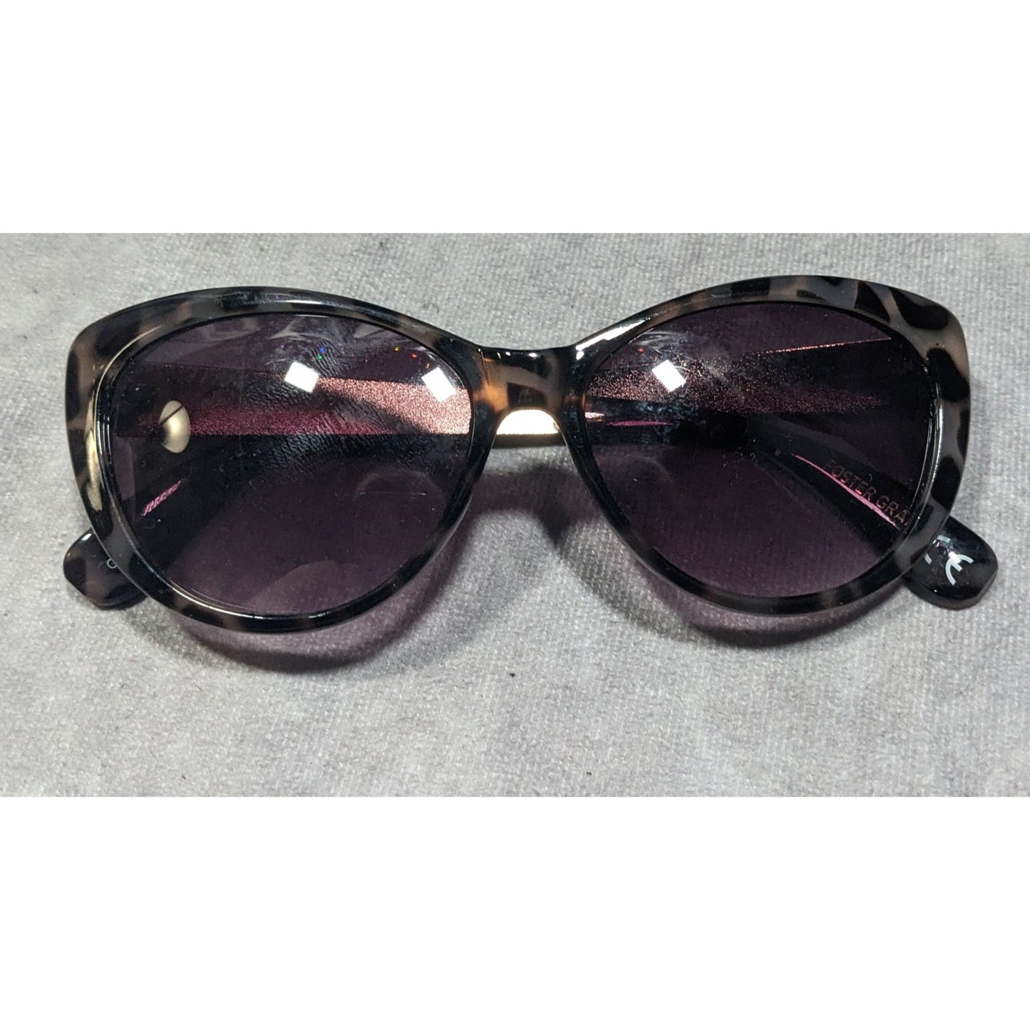 Foster Grant Piper Black And Grey Gecko Print Cateye Sunglasses