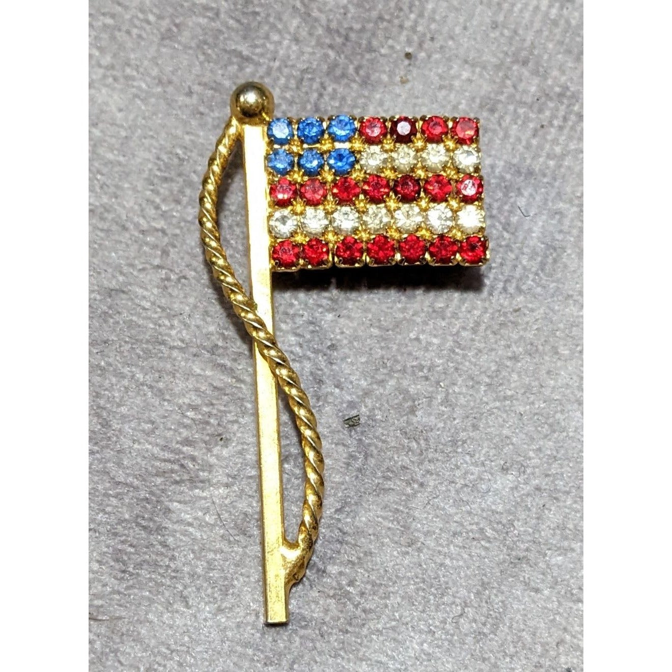 Vintage Rhinestone USA American Flag Brooch