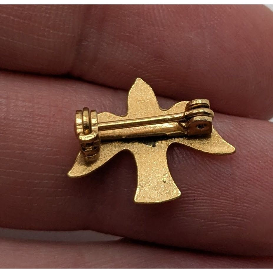 Vintage Enamel White Dove Pin Brooch With Gold Tone Trim 1/2 Inch