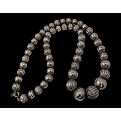 Vintage Western Minimalist Silver Tone Graduated Ribbed Beaded Statement Necklace