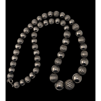 Vintage Western Minimalist Silver Tone Graduated Ribbed Beaded Statement Necklace