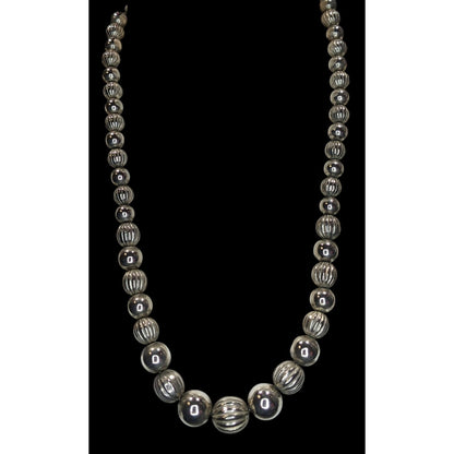 Vintage Western Minimalist Silver Tone Graduated Ribbed Beaded Statement Necklace