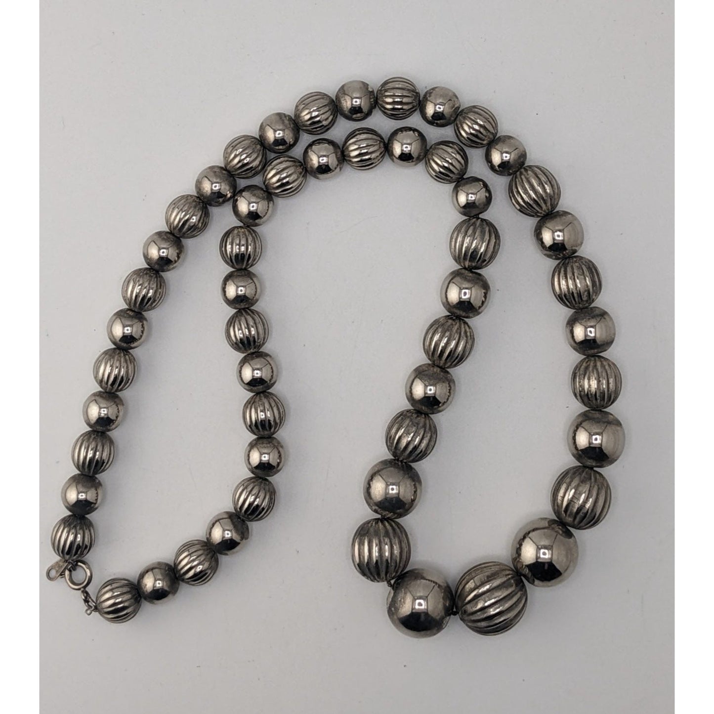 Vintage Western Minimalist Silver Tone Graduated Ribbed Beaded Statement Necklace
