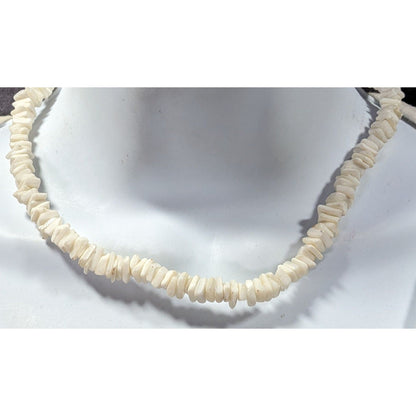 Retro 90s Style White Seashell Chip Necklace
