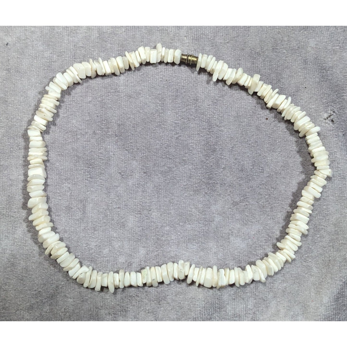 Retro 90s Style White Seashell Chip Necklace