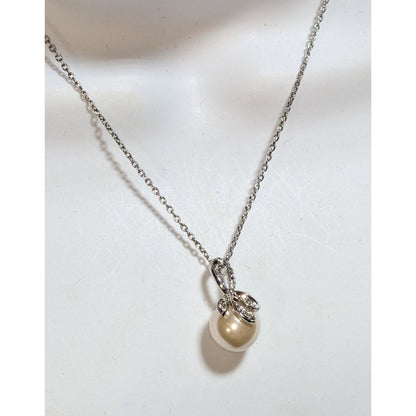 Floral Bridal Silver Tone Faux Pearl Pendant Necklace 16 Inch EUC