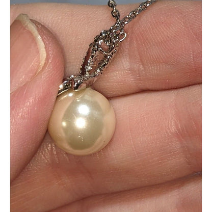 Floral Bridal Silver Tone Faux Pearl Pendant Necklace 16 Inch EUC