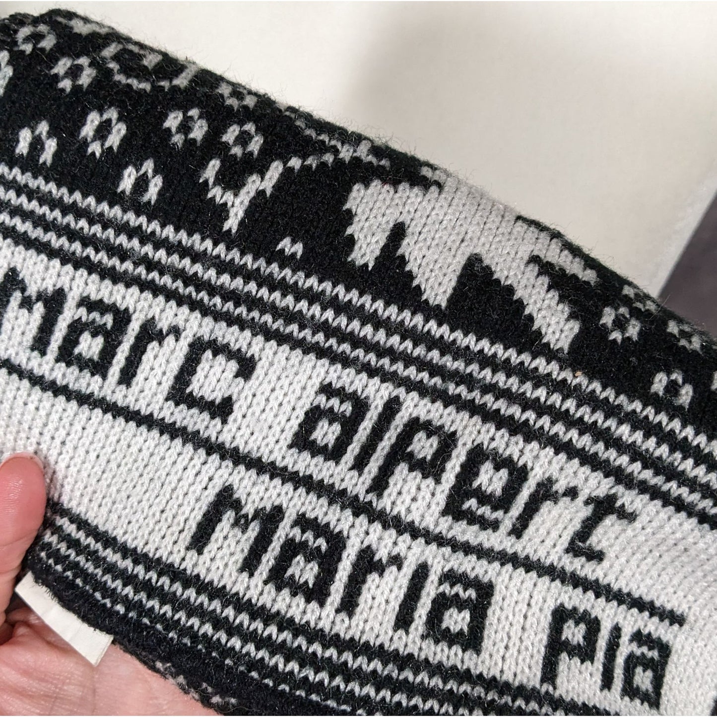 Marc Alpert Maria Pia Black And White Leaf Scarf