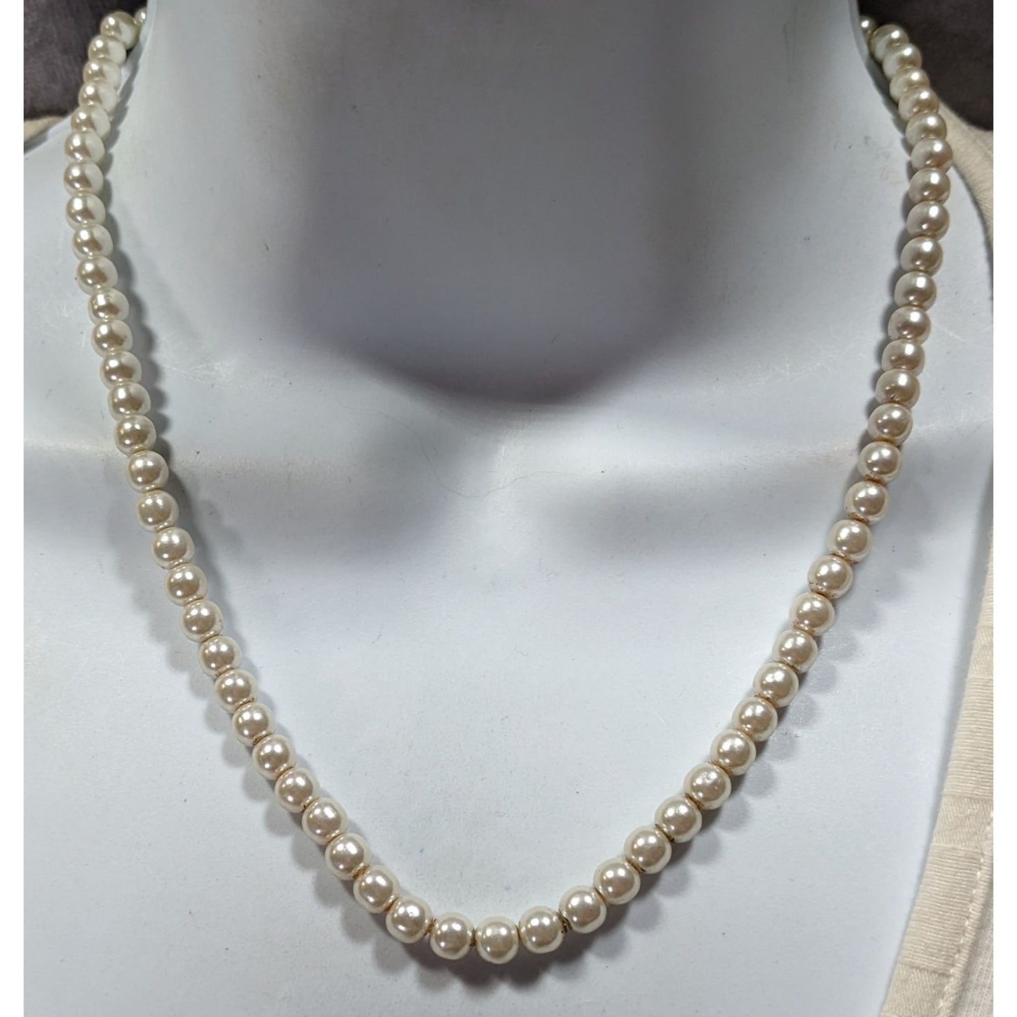 Classic Versatile Faux Pearl Beaded Necklace