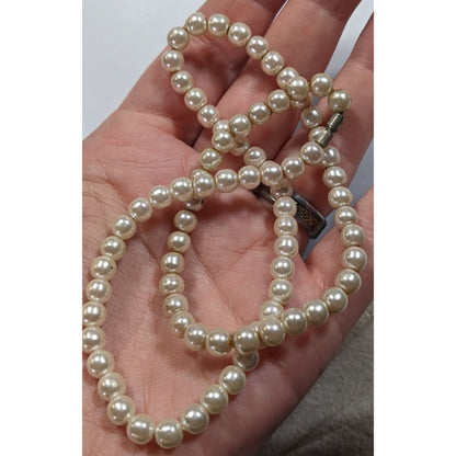 Classic Versatile Faux Pearl Beaded Necklace