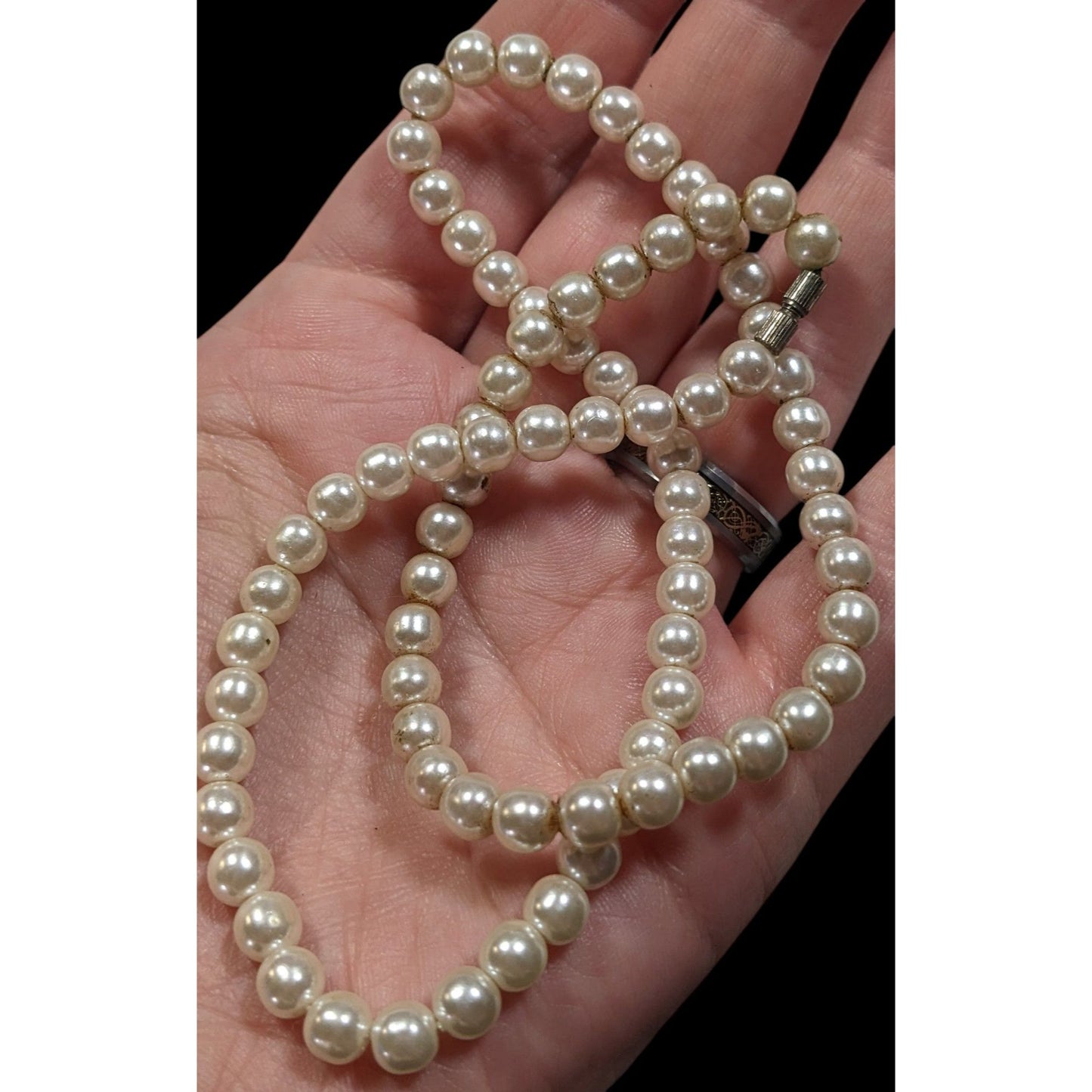 Classic Versatile Faux Pearl Beaded Necklace
