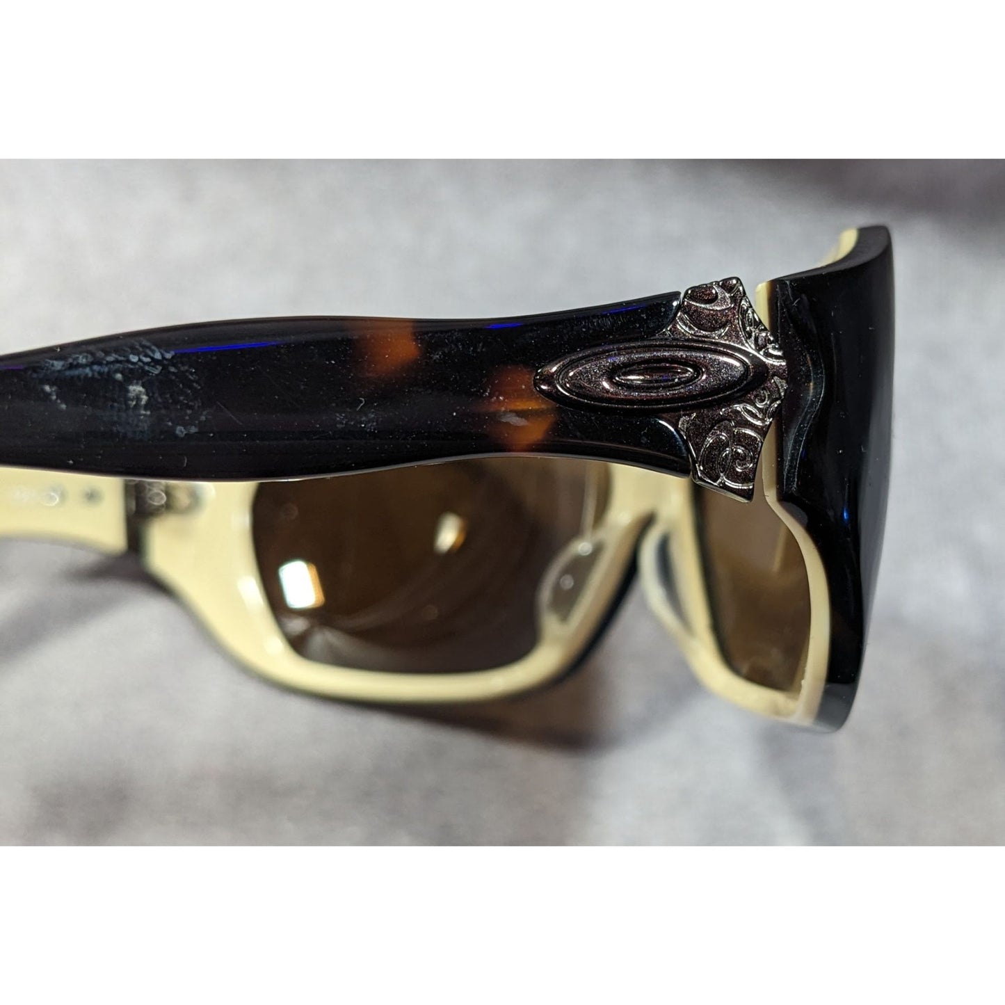 Oakley Betray Brown Tortoise And Cream Sunglasses