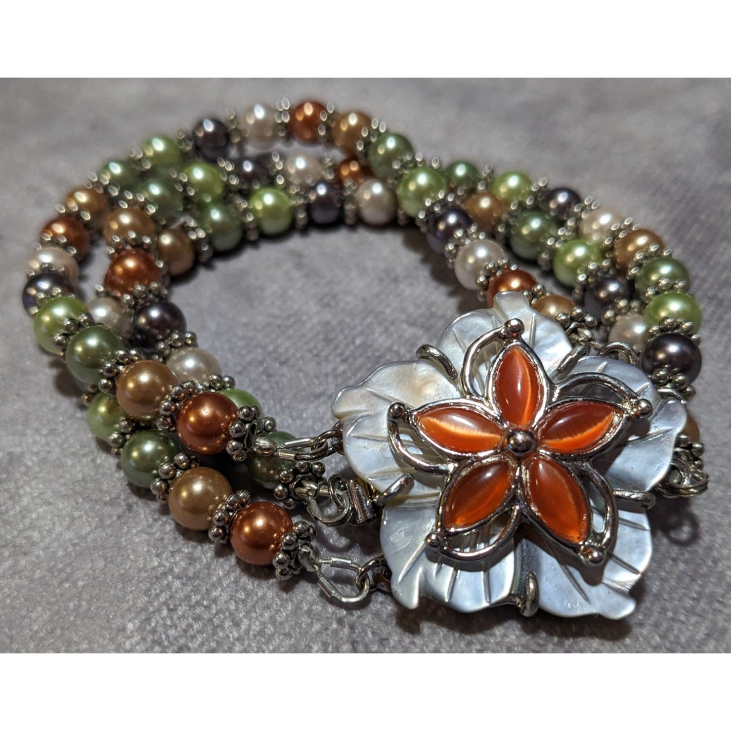 Vintage Mother Of Pearl And Pearl Beaded Floral Bracelet