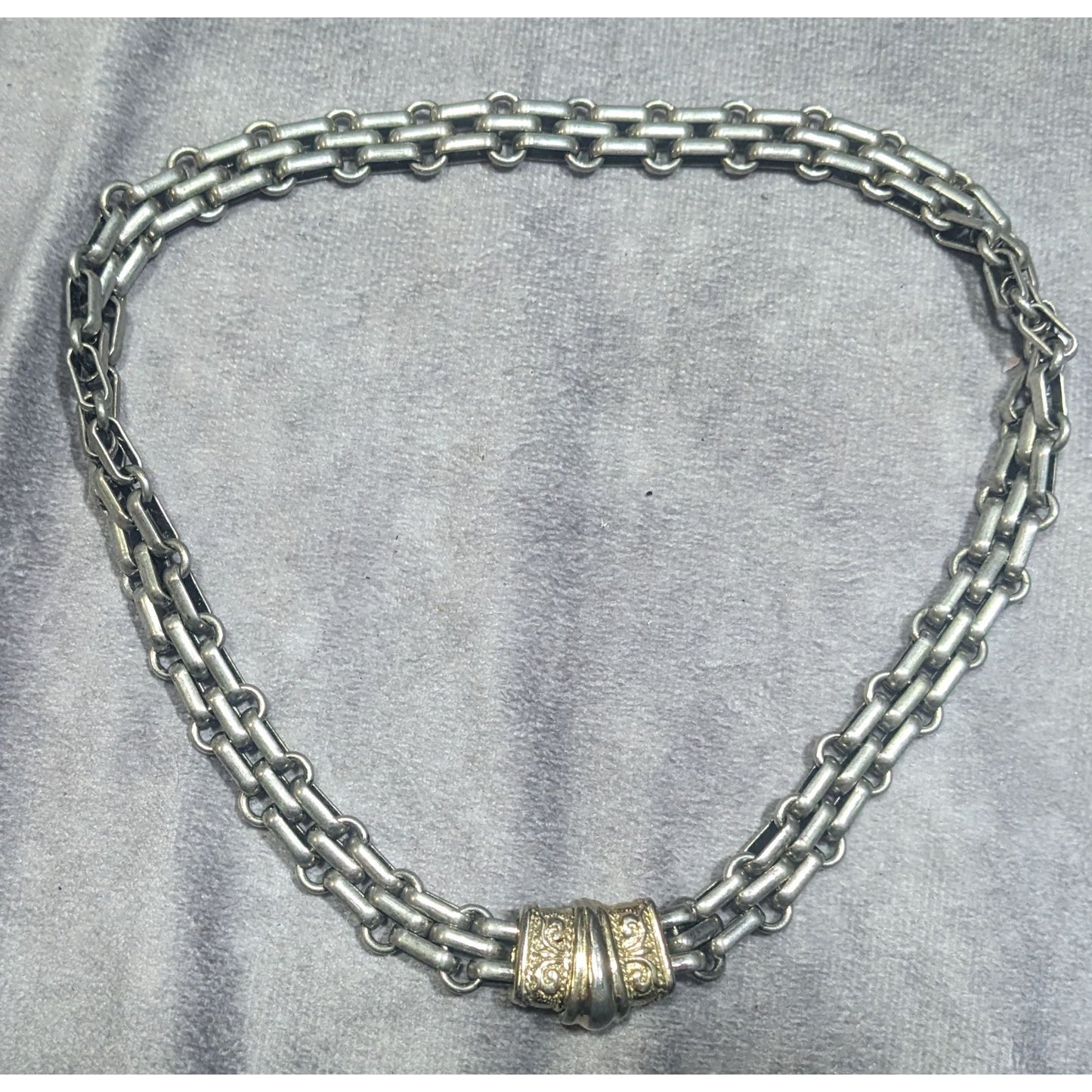 Unique Chunky Silver Tone Chain Necklace With Magnetic Clasp Centerpiece